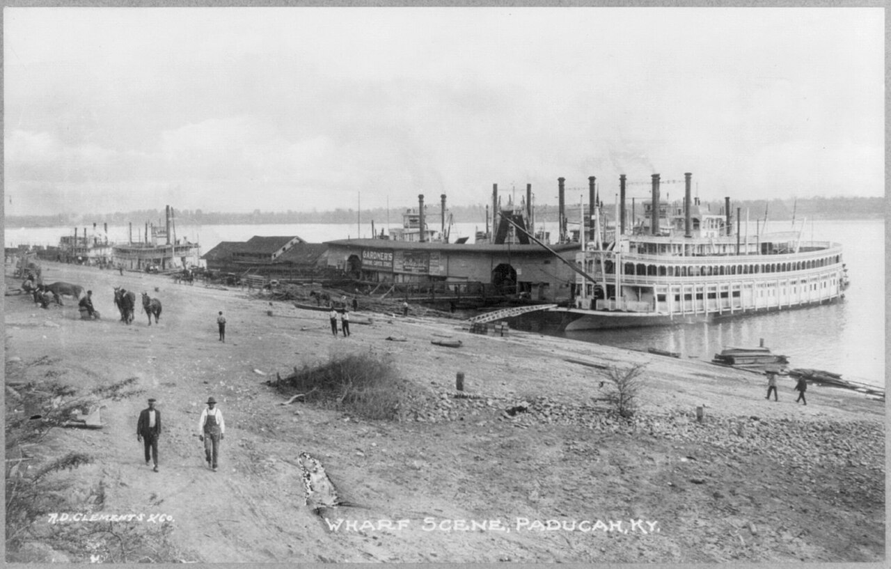 Paducah &mdash; Kentucky. Paducah, wharf scene LCCN2013646142