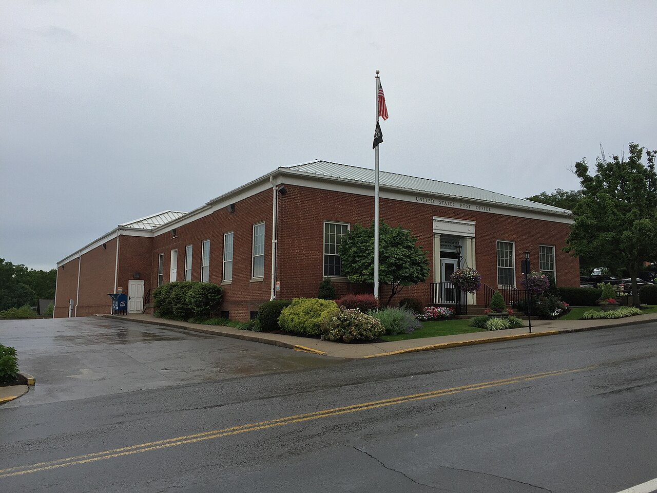 Lewisburg — Lewisburg, West Virginia post office 2016
