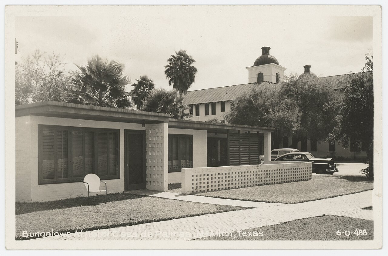 McAllen &mdash; W.M. Cline Co. 6-0-488 - Bungalows at Hotel Casa de Palmas McAllen, Texas front