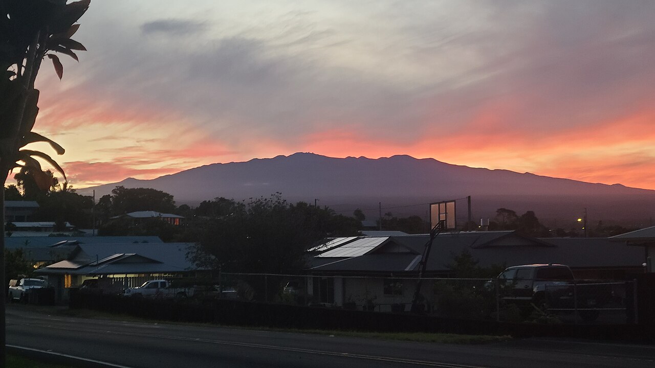 Hilo — Image of Mauna Kea from the Hilo suburbs