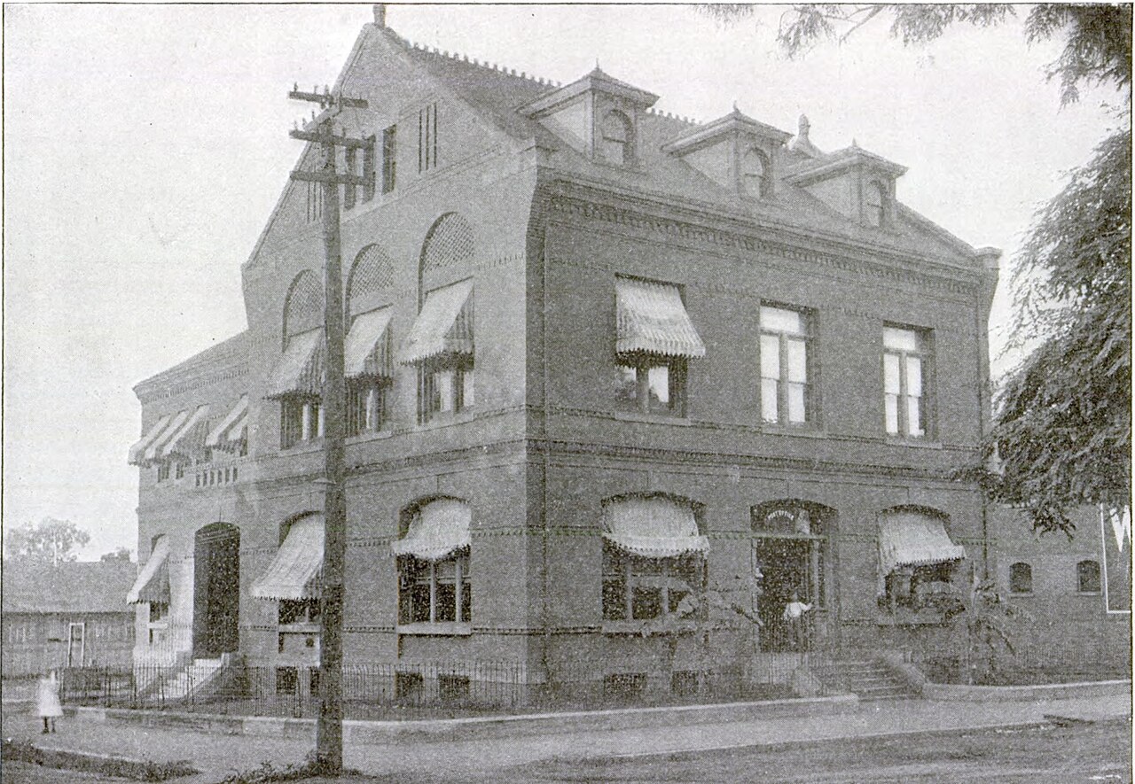 Tyler — United States Court House and Post Office (Tyler, Texas, 1889) Photographed circa 1901