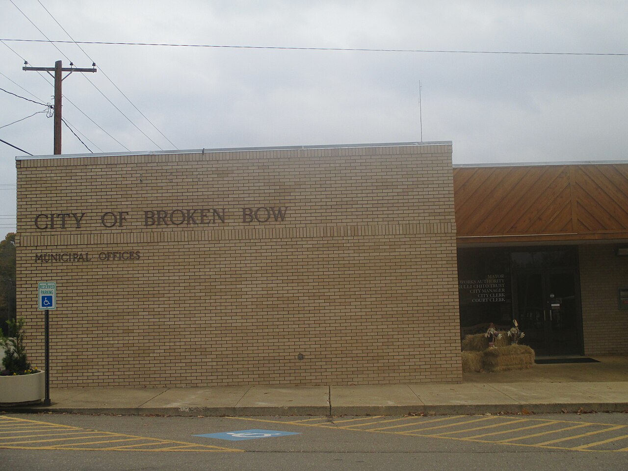 Broken Bow — Broken Bow, OK, City Hall IMG 8548