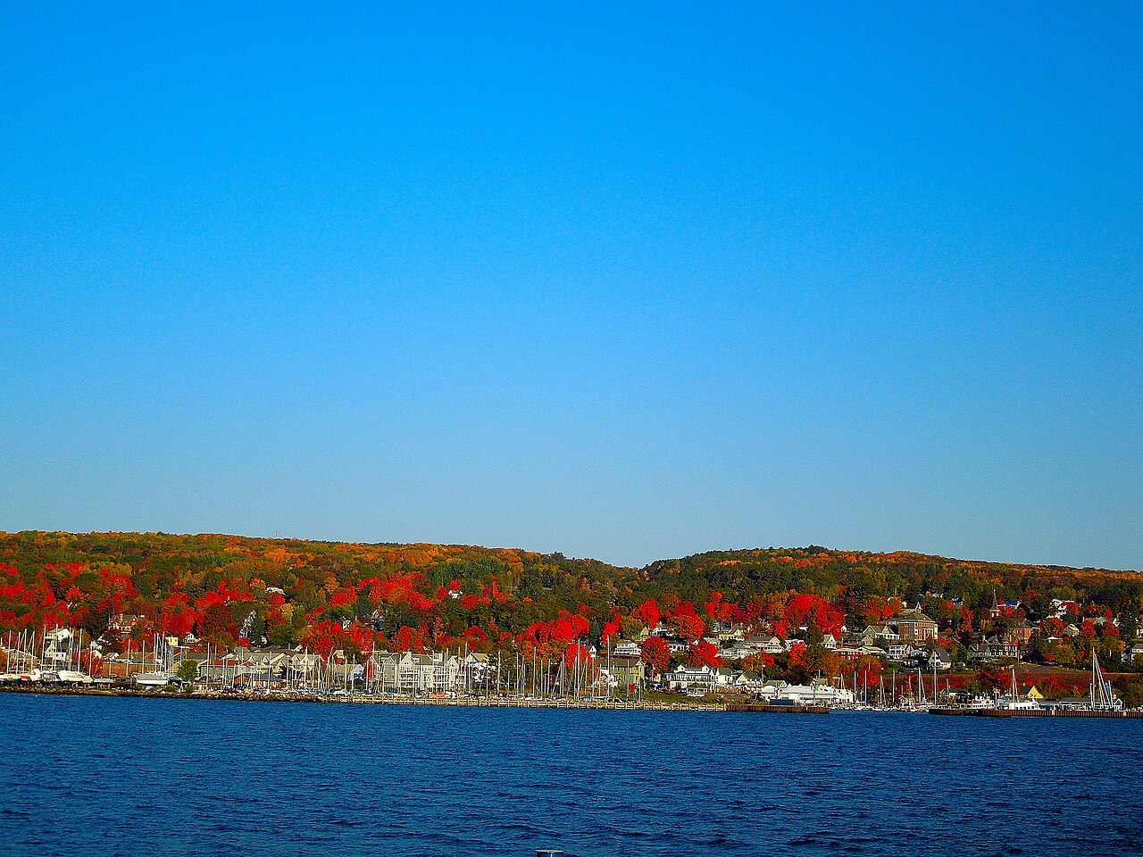 Bayfield — Bayfield, Wisconsin, from Lake Superior - panoramio