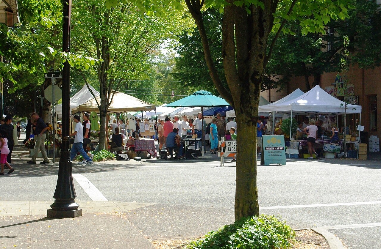 McMinnville &mdash; McMinnville Oregon farmers market