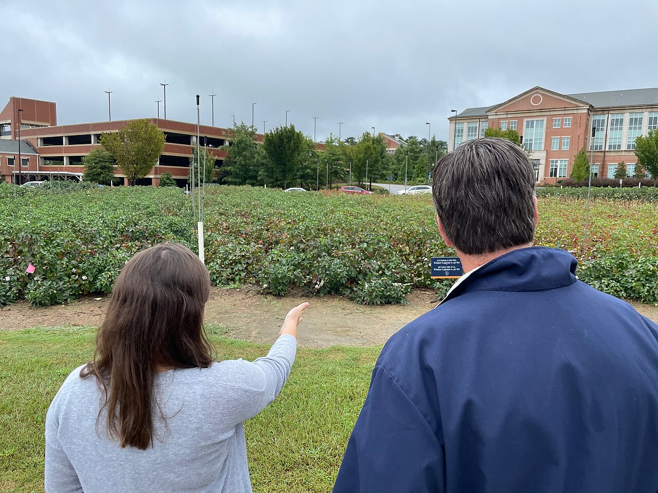 Auburn &mdash; Barry Moore visits Auburn Agriculture, Auburn, Alabama (2021-09-16) 01