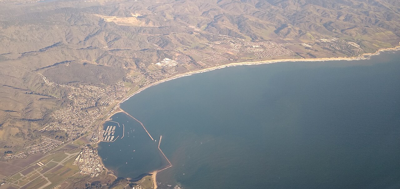 Half Moon Bay &mdash; Half Moon Bay airport and El Granada, California