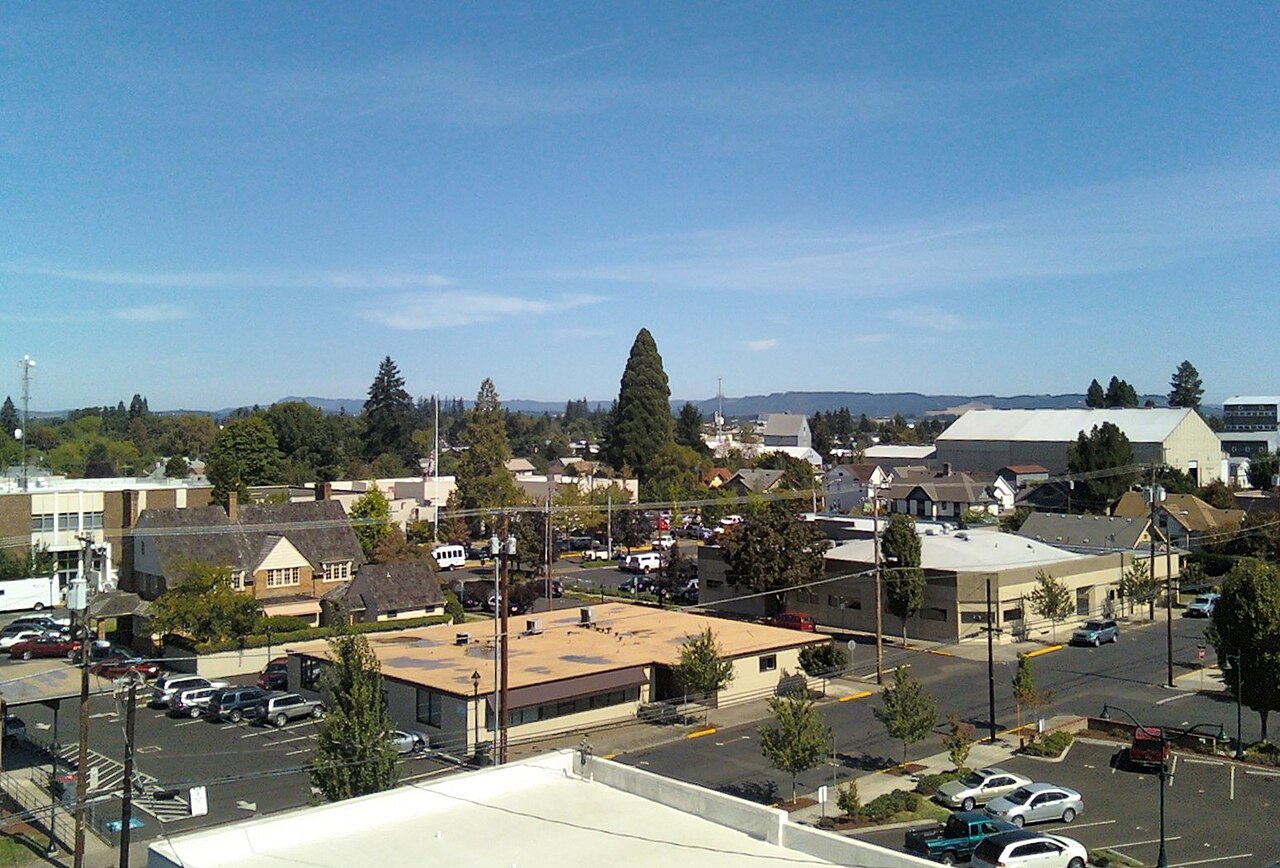 McMinnville &mdash; Downtown McMinnville from Hotel Oregon