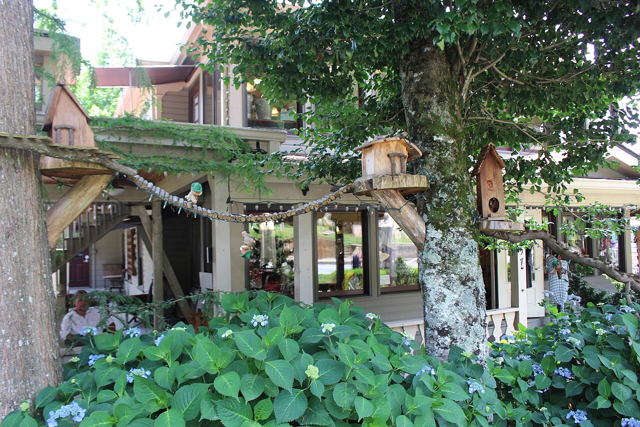 Helen — Bird houses, Helen 1