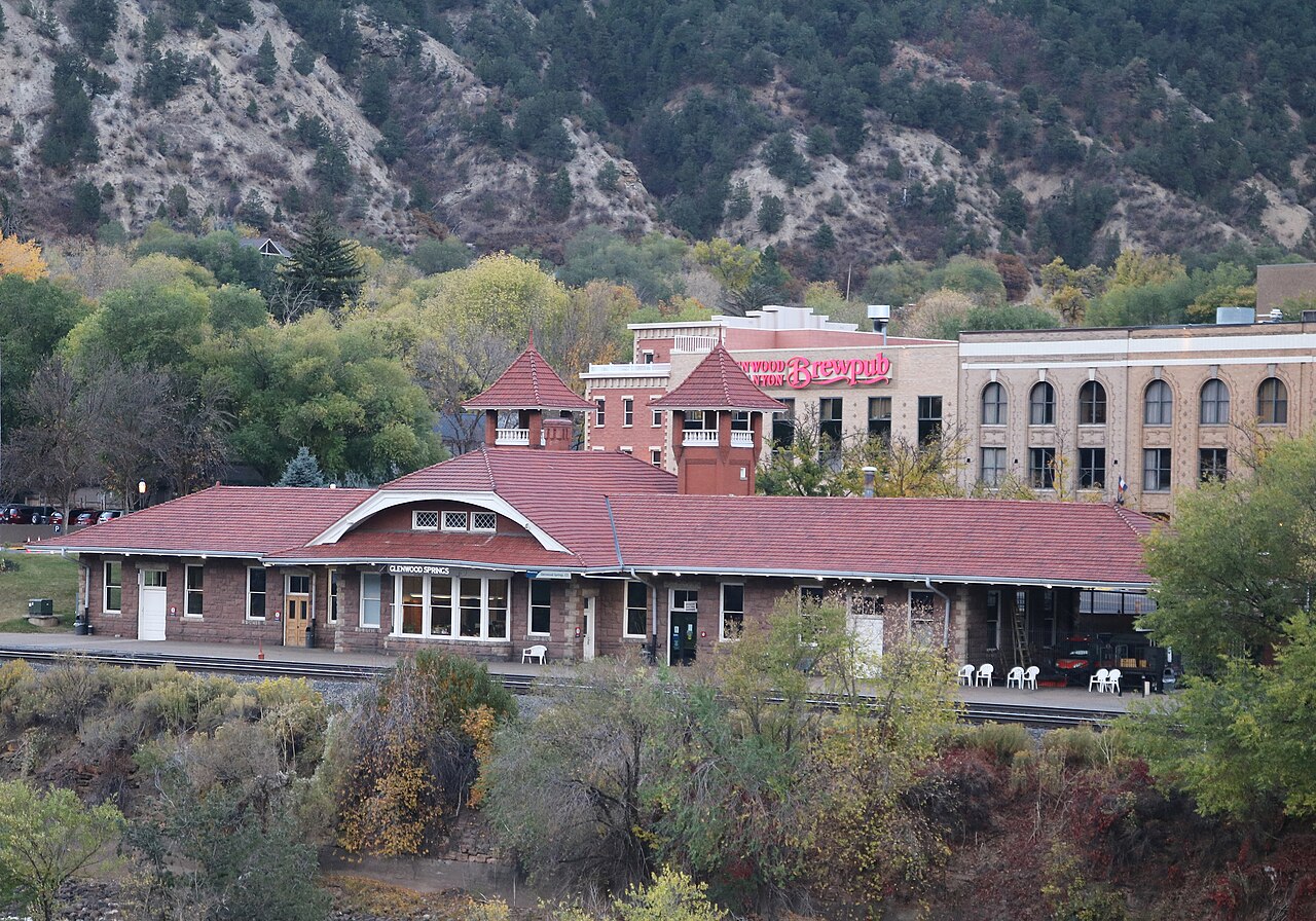 Glenwood Springs &mdash; Glenwood Springs (Amtrak station)