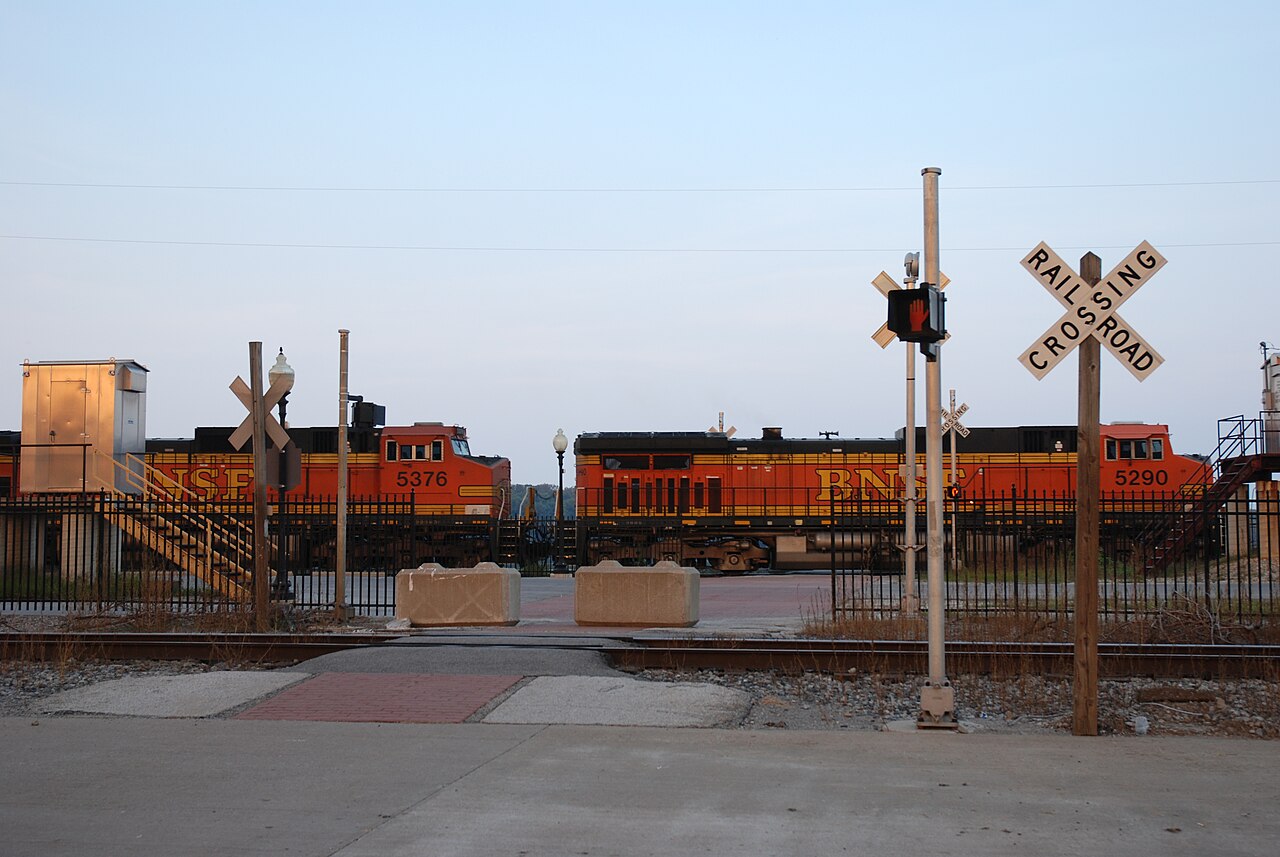 Hannibal — BNSF locomotives Hannibal Missouri